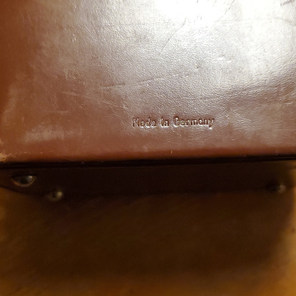Vintage Kodak Film Camera Kit – Untested, Complete, Classic Collector’s Find - Picture 5 of 14